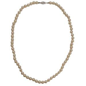 14K White Gold Pretty Clasp, Glass Knotted Pearl Strand Necklace 18" Long, E924
